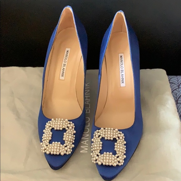 Manolo Blahnik Hangisi Pearl Satin Pumps - Picture 1 of 9
